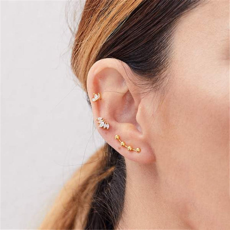Crown Cartilage Stud Earring (Single) - Gold Plated 925 Sterling Silver - Close Up | Pinky Promise