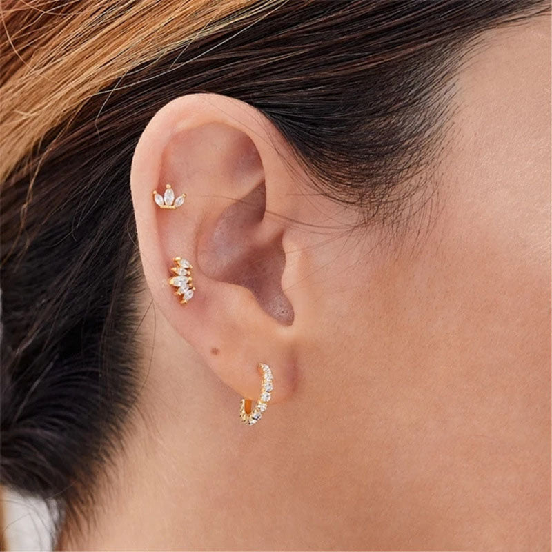 Crown Cartilage Stud Earring (Single) - Gold Plated 925 Sterling Silver - Photo 5 | Pinky Promise