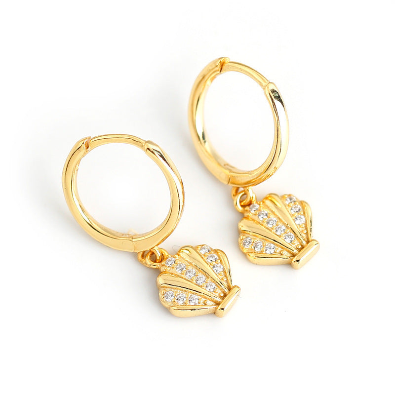 Pavé Seashell Huggie Hoop Earrings – Gold Plated 925 Sterling Silver - Photo 7 | Pinky Promise